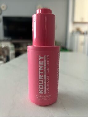 Kourtney Clear Self-Tan Drops – Pink Hydrating Formula